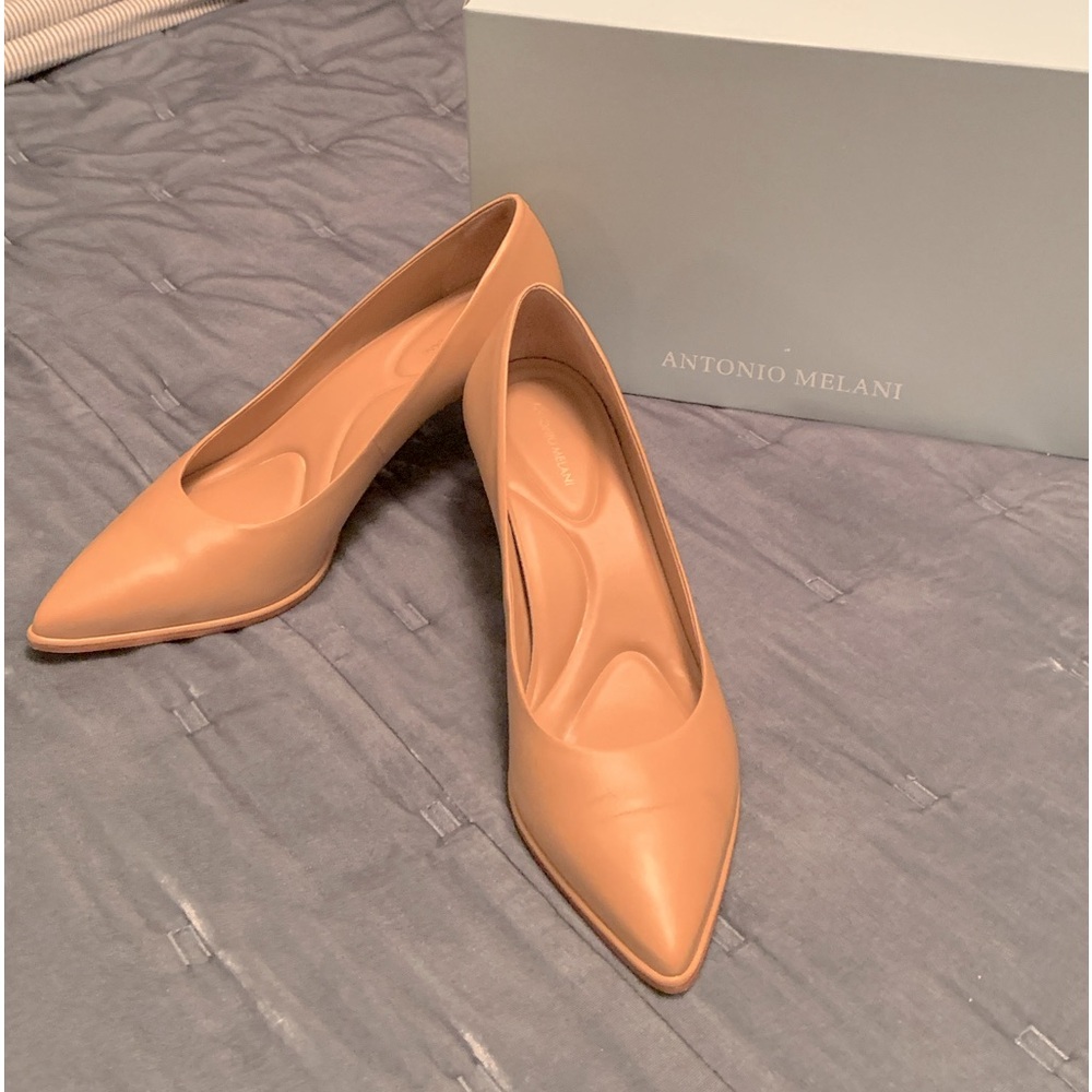 Antonio Melani - Sierra Tan pumps -
